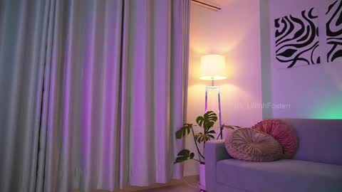 Snapshot of lilithhfosterr chatting on March 10, 2025, 11:38 pm Lili online show from March 10, 2025, 11:38 pm