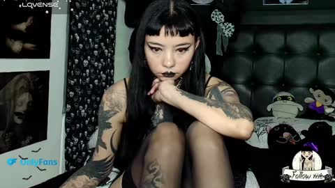 Snapshot of lilithmoon666 chatting on January 22, 2025, 12:16 am online show from January 22, 2025, 12:16 am