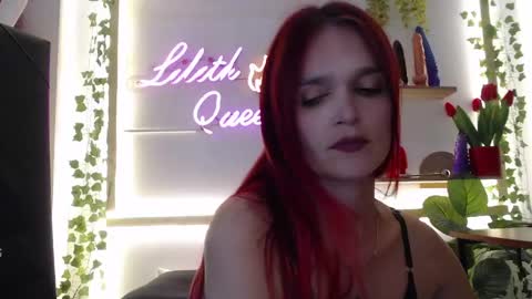 Snapshot of lilithqueen1 chatting on May 27, 2026, 1:46 am La pelirroja online show from May 27, 2026, 1:46 am