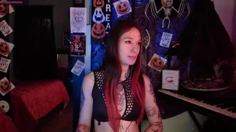 Snapshot of lilithword chatting on October 15, 2025, 1:11 pm Call me Lilith online show from October 15, 2025, 1:11 pm
