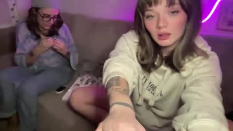 lilldaddysgirl online show from January 9, 2026, 4:37 am