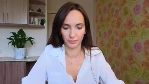 Lillian online show from October 11, 2025, 10:47 am