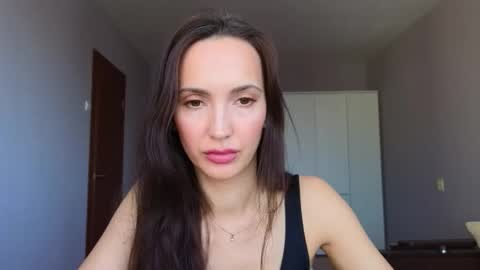 Lillian online show from March 19, 2026, 9:02 am