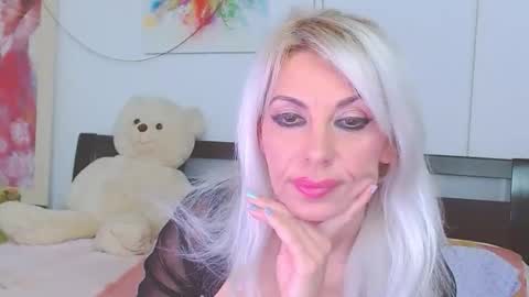 Lara online show from April 11, 2026, 10:03 pm