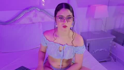 Snapshot of lillianderson chatting on September 19, 2025, 11:55 am lillianderson - Next stream start at 0700hs GTM-3 online show from September 19, 2025, 11:55 am