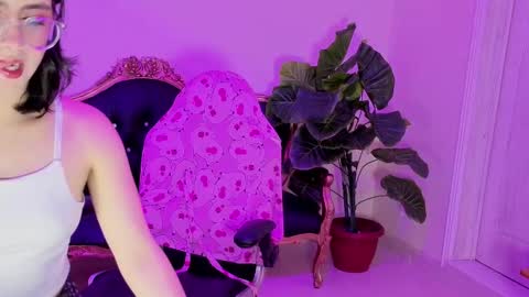 Snapshot of lillianderson chatting on November 18, 2025, 11:47 am lillianderson - Next stream start at 0700hs GTM-3 online show from November 18, 2025, 11:47 am