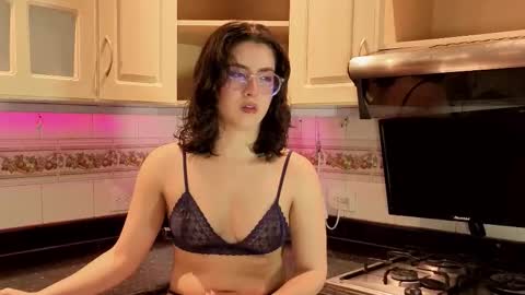 Snapshot of lillianderson chatting on December 4, 2025, 11:52 am lillianderson - Next stream start at 0700hs GTM-3 online show from December 4, 2025, 11:52 am