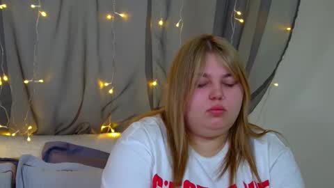 Snapshot of lillianhaig chatting on November 16, 2025, 6:41 am LillianHaig online show from November 16, 2025, 6:41 am