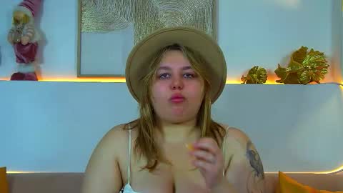 Snapshot of lillianhaig chatting on December 15, 2025, 6:17 am LillianHaig online show from December 15, 2025, 6:17 am