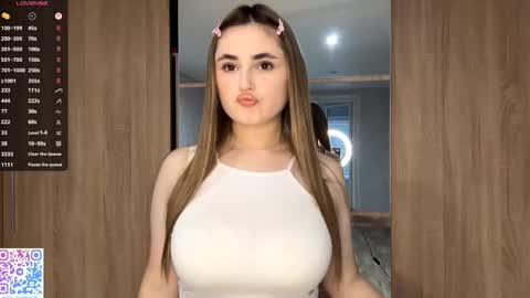 Snapshot of lillianhusk chatting on December 19, 2025, 1:29 pm Amelia online show from December 19, 2025, 1:29 pm