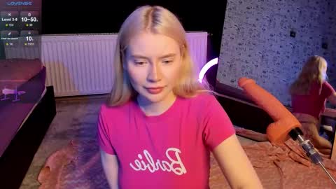 lillie_berry online show from February 12, 2026, 5:02 am