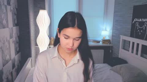 Celina Lillie online show from March 15, 2026, 10:32 am