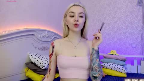 LilliMoore online show from January 19, 2025, 11:53 pm