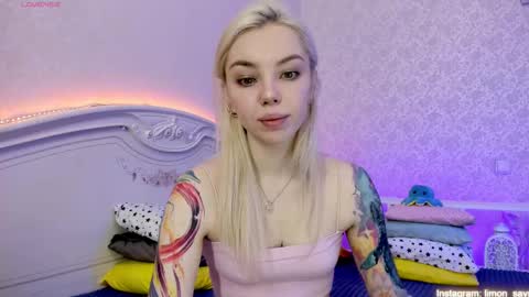 LilliMoore online show from January 29, 2025, 12:12 am