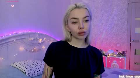 LilliMoore online show from November 4, 2025, 11:48 pm