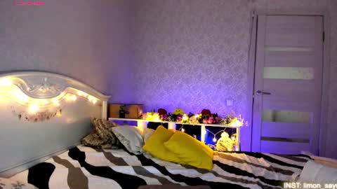 Snapshot of lillimooore chatting on July 14, 2026, 12:24 am LilliMoore online show from July 14, 2026, 12:24 am