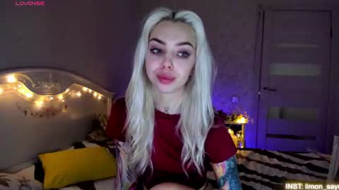 Snapshot of lillimooore chatting on July 14, 2026, 11:21 pm LilliMoore online show from July 14, 2026, 11:21 pm