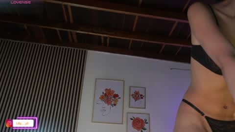 Snapshot of lilly_dollss chatting on April 23, 2026, 1:02 pm Sofia online show from April 23, 2026, 1:02 pm