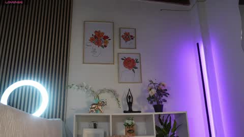 Snapshot of lilly_dollss chatting on May 23, 2026, 1:37 pm Sofia online show from May 23, 2026, 1:37 pm