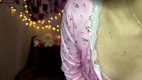 Snapshot of lilly_lilithh chatting on July 2, 2026, 4:07 am Lilith online show from July 2, 2026, 4:07 am