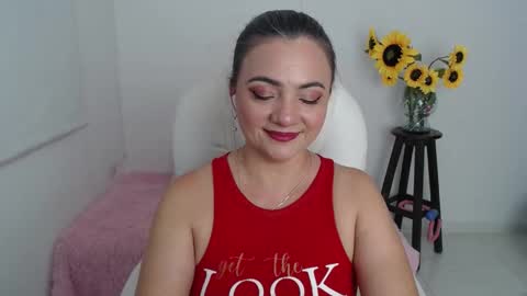 Snapshot of lilly_milf chatting on November 16, 2025, 1:28 pm Lilly online show from November 16, 2025, 1:28 pm