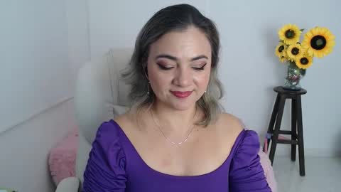 Snapshot of lilly_milf chatting on November 25, 2025, 2:17 pm Lilly online show from November 25, 2025, 2:17 pm