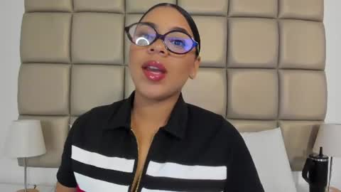 Snapshot of lilly_williamss chatting on June 11, 2026, 4:10 am Lilly online show from June 11, 2026, 4:10 am
