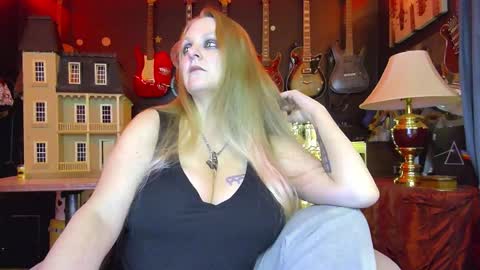 Lillyth Eden online show from February 11, 2025, 6:19 am