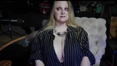 Lillyth Eden online show from May 22, 2026, 5:36 am