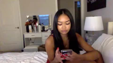 Snapshot of lillyxbella chatting on November 13, 2025, 12:53 am lillyxbella online show from November 13, 2025, 12:53 am