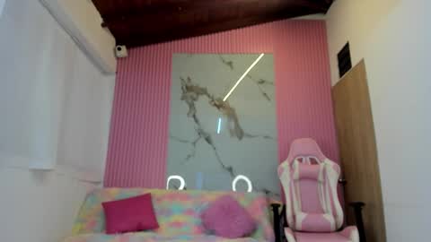 lillyy16 online show from February 11, 2026, 11:04 am