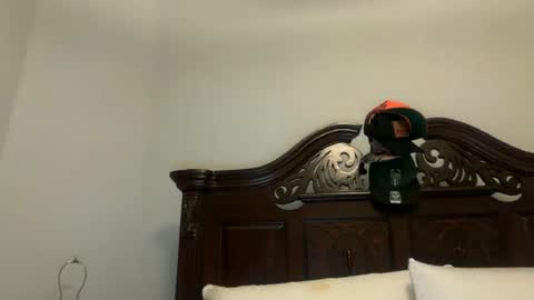 lilnasty100 online show from June 24, 2026, 4:33 am