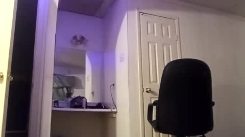 Snapshot of lilrissbaby chatting on June 16, 2026, 6:05 am lilrissbaby online show from June 16, 2026, 6:05 am