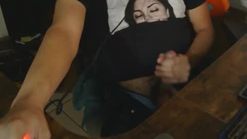 liltorobull online show from October 26, 2025, 6:41 am