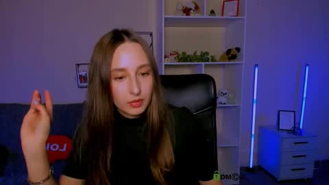 lilu_pink online show from October 7, 2025, 2:03 pm