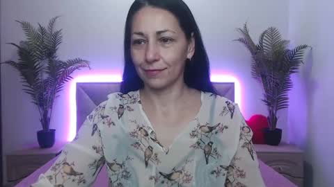 Snapshot of lilugrants chatting on November 4, 2025, 8:19 pm lilugrants online show from November 4, 2025, 8:19 pm