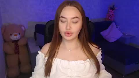 lily_baker_ online show from June 29, 2026, 6:08 am