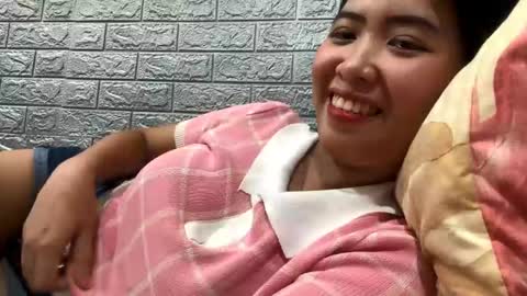 lily_blush_ online show from May 3, 2026, 7:14 am