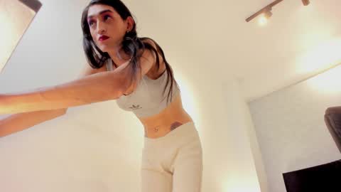 lily_cash1 online show from October 22, 2025, 7:46 pm