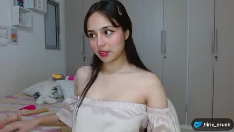 Snapshot of lily_crushx chatting on January 12, 2025, 8:36 am Lirio online show from January 12, 2025, 8:36 am
