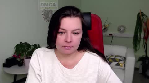 Lily online show from October 16, 2025, 6:03 am