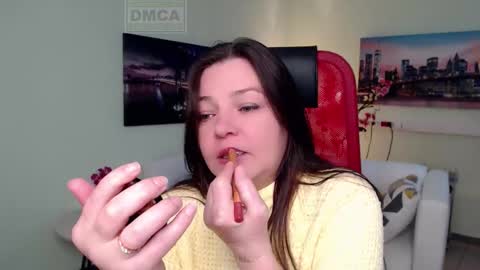 Lily online show from December 2, 2025, 5:02 am