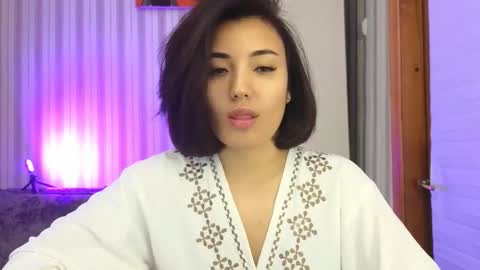 Lily online show from October 5, 2025, 12:36 pm