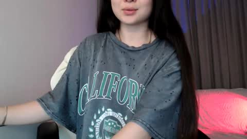 Lily Litle online show from September 24, 2025, 6:44 pm