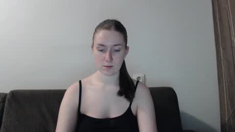 lily_love_x online show from February 26, 2025, 11:37 pm