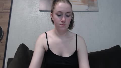 lily_love_x online show from September 28, 2025, 12:27 am