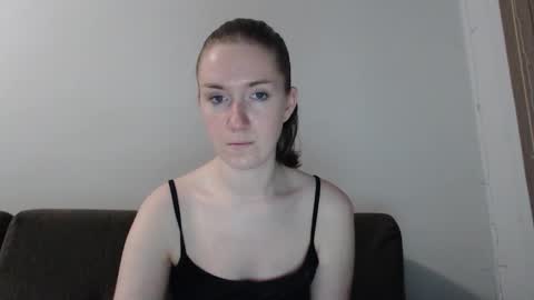 lily_love_x online show from October 14, 2025, 10:43 pm