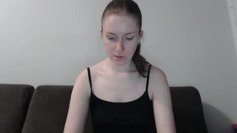 Snapshot of lily_love_x chatting on April 28, 2026, 11:21 pm lily_love_x online show from April 28, 2026, 11:21 pm