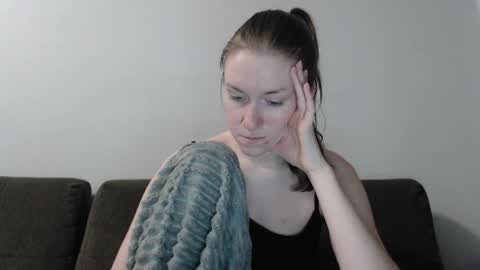 Snapshot of lily_love_x chatting on April 29, 2026, 11:00 pm lily_love_x online show from April 29, 2026, 11:00 pm