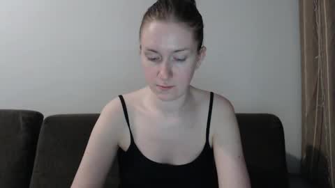 Snapshot of lily_love_x chatting on June 10, 2026, 12:44 am lily_love_x online show from June 10, 2026, 12:44 am
